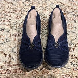 Bzees Navy Blue Flats with Decorative Accent. Size 8 new in box
